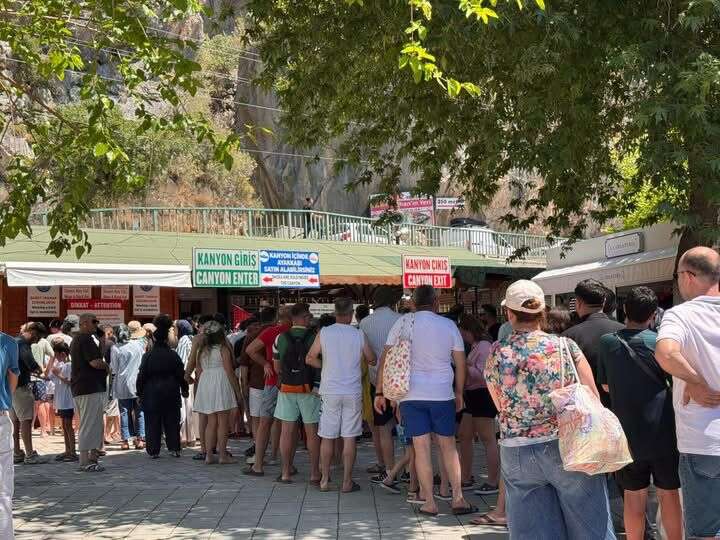 Muğla Fethiye Babadağ Semalarında Rekor Yoğunluk: 7 Günde 8 Bin 435 Kişi Uçtu 2